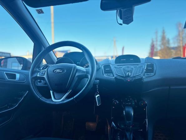 Ford Fiesta Mk6 Рестайлинг с пробегом 2015 года, цена 850 000 рублей, 151000 км, седан, Автокод Объявления