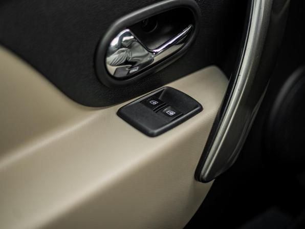 Renault Logan II с пробегом 2016 года, цена 699 000 рублей, 183418 км, седан, Автокод Объявления