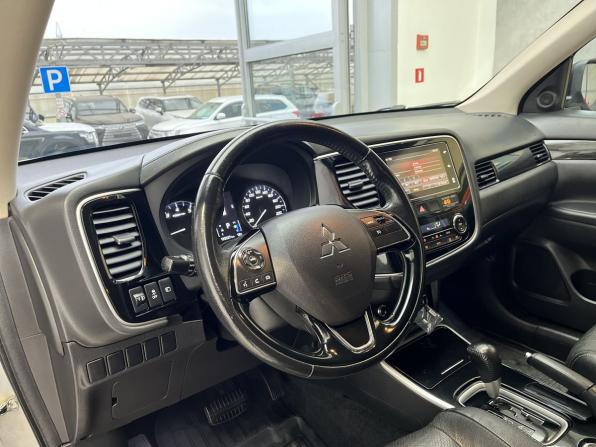 Mitsubishi Outlander III Рестайлинг 2 с пробегом 2018 года, цена 1 950 000 рублей, 193000 км, внедорожник, Автокод Объявления