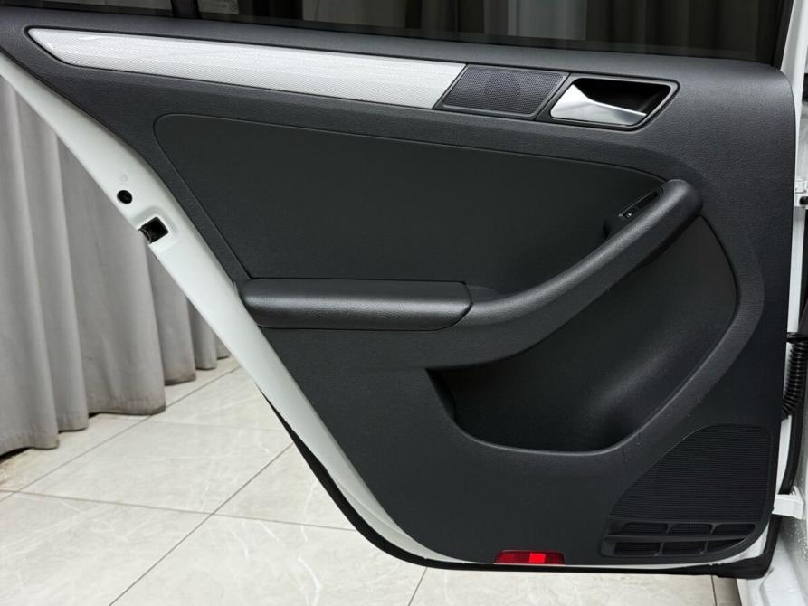 Volkswagen Jetta VI Рестайлинг Ижевск  - изображение 25