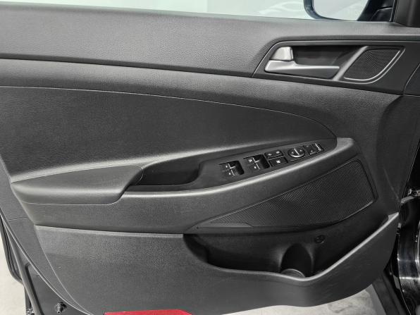 Hyundai Tucson III с пробегом 2017 года, цена 2 600 000 рублей, 99642 км, внедорожник, Автокод Объявления