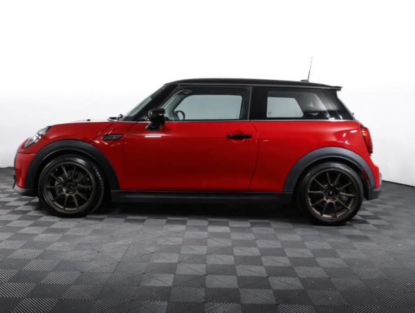 Mini Hatch III (F55/F56) Рестайлинг 2 с пробегом 2021 года, цена 3 038 310 рублей, 42029 км, хэтчбек, Автокод Объявления