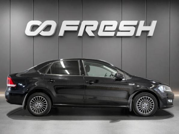 Volkswagen Polo V Рестайлинг с пробегом 2016 года, цена 1 290 000 рублей, 129224 км, седан, Автокод Объявления