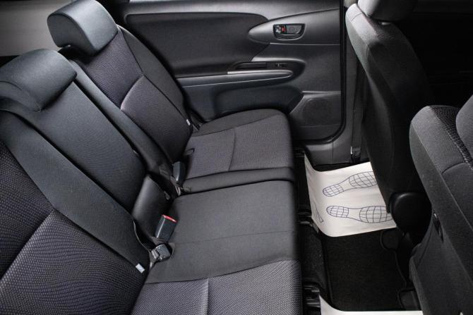 Toyota Wish II Рестайлинг с пробегом 2015 года, цена 2 189 000 рублей, 23200 км, минивэн, Автокод Объявления