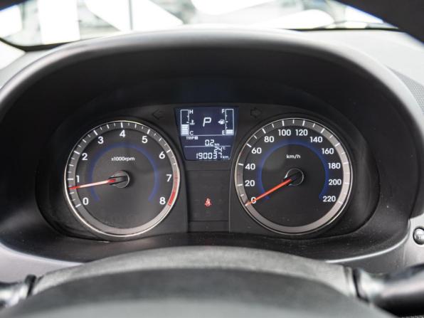 Hyundai Solaris I Рестайлинг с пробегом 2016 года, цена 1 040 000 рублей, 190037 км, седан, Автокод Объявления