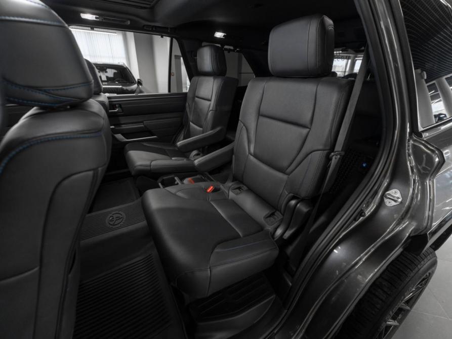 Toyota Sequoia III Москва  - изображение 14