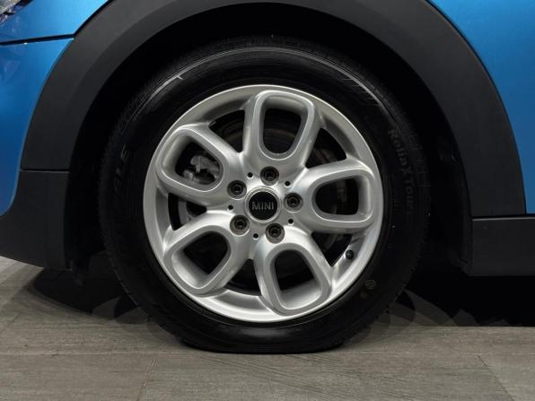 Mini Hatch III (F55/F56) с пробегом 2017 года, цена 1 490 000 рублей, 54042 км, хэтчбек, Автокод Объявления