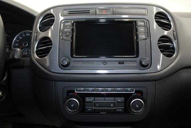 Volkswagen Tiguan I Рестайлинг с пробегом 2011 года, цена 1 199 000 рублей, 245134 км, внедорожник, Автокод Объявления
