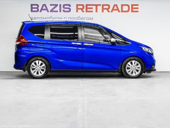 Honda Freed II Рестайлинг с пробегом 2022 года, цена 2 150 000 рублей, 32918 км, компактвэн, Автокод Объявления
