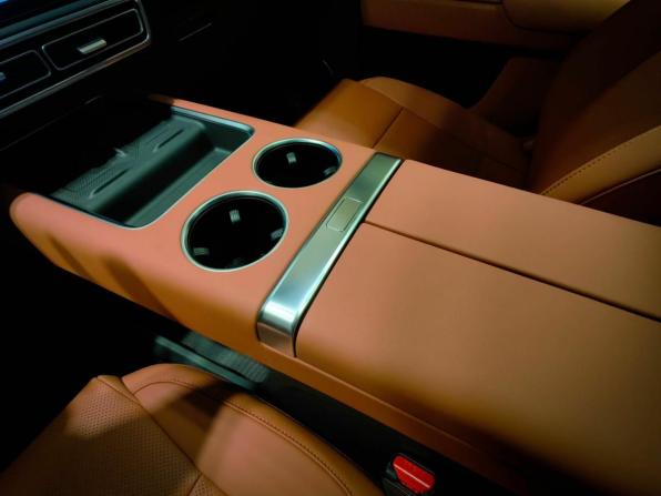 Новый Li Auto (Lixiang) L9 I Рестайлинг 2025 года, цена 11 990 000 рублей, внедорожник, Автокод Объявления