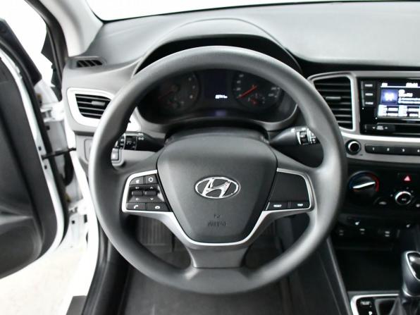 Hyundai Solaris II Рестайлинг с пробегом 2022 года, цена 1 767 000 рублей, 22668 км, седан, Автокод Объявления
