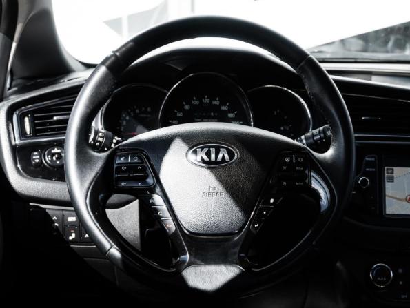 Kia Ceed II Рестайлинг с пробегом 2018 года, цена 1 288 000 рублей, 159238 км, универсал, Автокод Объявления