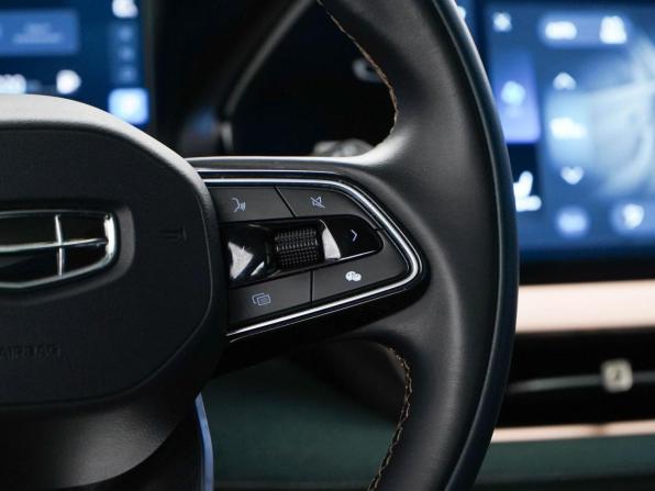 Geely Monjaro I с пробегом 2023 года, цена 3 049 977 рублей, 62724 км, внедорожник, Автокод Объявления