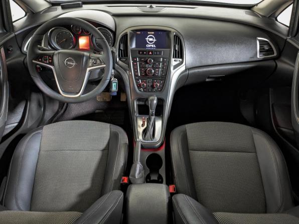 Opel Astra J Рестайлинг с пробегом 2013 года, цена 759 900 рублей, 174000 км, седан, Автокод Объявления