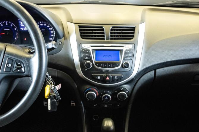 Hyundai Solaris I с пробегом 2012 года, цена 829 000 рублей, 212052 км, седан, Автокод Объявления