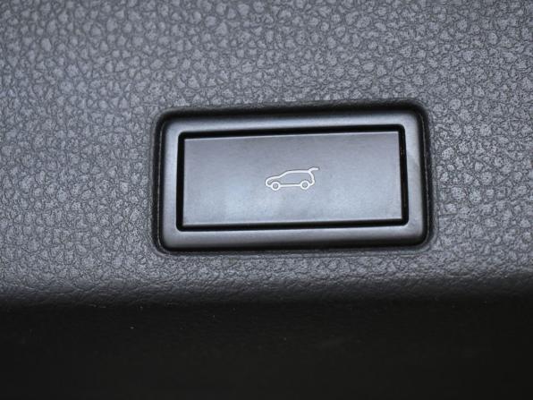 Volkswagen Touareg II Рестайлинг с пробегом 2017 года, цена 3 497 000 рублей, 184652 км, внедорожник, Автокод Объявления