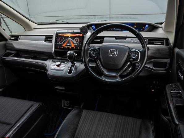 Honda Freed II с пробегом 2018 года, цена 1 540 000 рублей, 179124 км, компактвэн, Автокод Объявления