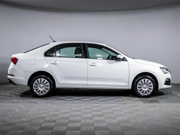 Skoda Rapid II с пробегом 2021 года, цена 1 680 000 рублей, 54282 км, лифтбек, Автокод Объявления