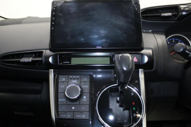 Toyota Wish II Рестайлинг с пробегом 2012 года, цена 1 229 000 рублей, 158000 км, минивэн, Автокод Объявления
