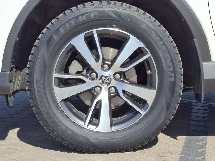 Toyota RAV4 IV (XA40) Рестайлинг Санкт-Петербург  - изображение 18