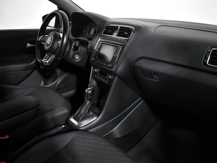Volkswagen Polo V Рестайлинг Санкт-Петербург  - изображение 14