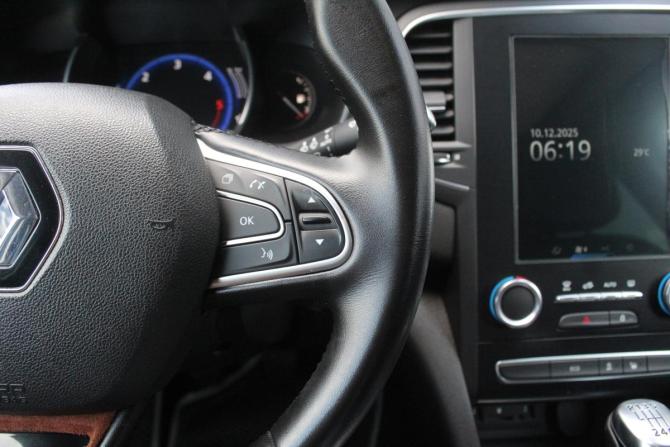 Renault Megane IV с пробегом 2016 года, цена 1 120 000 рублей, 298083 км, универсал, Автокод Объявления
