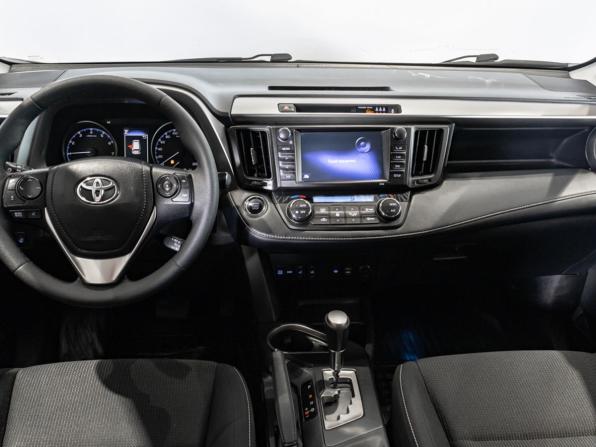 Toyota RAV4 IV (XA40) Рестайлинг с пробегом 2018 года, цена 2 609 700 рублей, 129670 км, внедорожник, Автокод Объявления