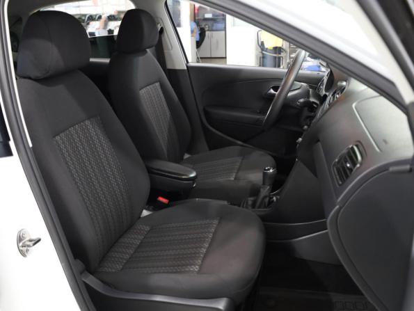 Volkswagen Polo V Рестайлинг с пробегом 2018 года, цена 1 299 500 рублей, 77635 км, седан, Автокод Объявления