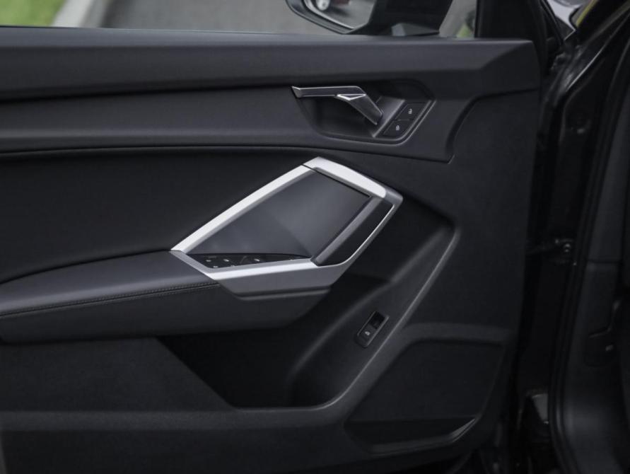Audi Q3 II (F3) Санкт-Петербург  - изображение 24