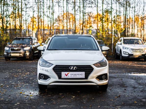 Hyundai Solaris II с пробегом 2018 года, цена 1 077 000 рублей, 153558 км, седан, Автокод Объявления