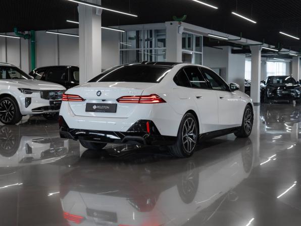 BMW 5 серии VIII (G60/G61/G68) с пробегом 2024 года, цена 6 550 000 рублей, 22543 км, седан, Автокод Объявления