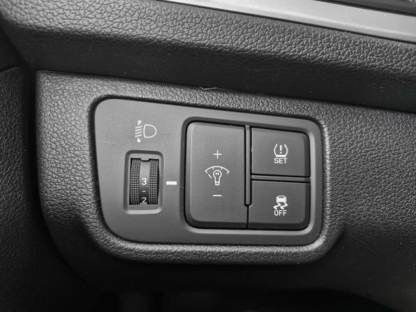 Hyundai Solaris II с пробегом 2017 года, цена 1 345 000 рублей, 122511 км, седан, Автокод Объявления