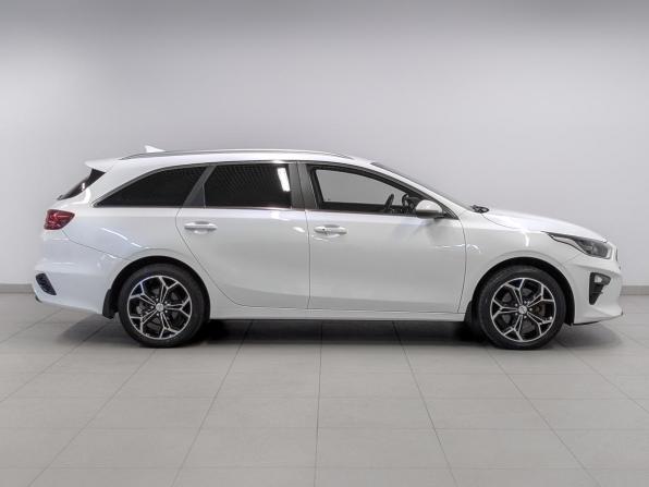 Kia Ceed III с пробегом 2021 года, цена 2 220 000 рублей, 63406 км, универсал, Автокод Объявления
