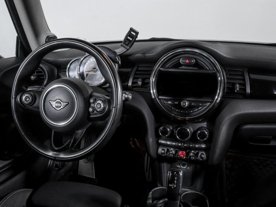 Mini Hatch III (F55/F56) Москва  - изображение 12