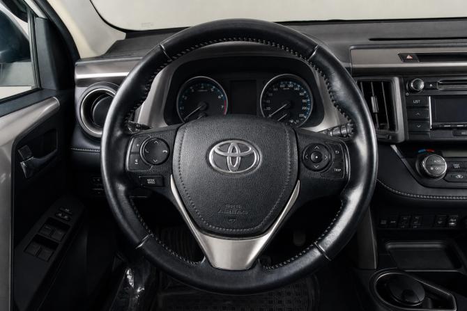 Toyota RAV4 IV (XA40) Рестайлинг с пробегом 2018 года, цена 2 249 000 рублей, 269727 км, внедорожник, Автокод Объявления