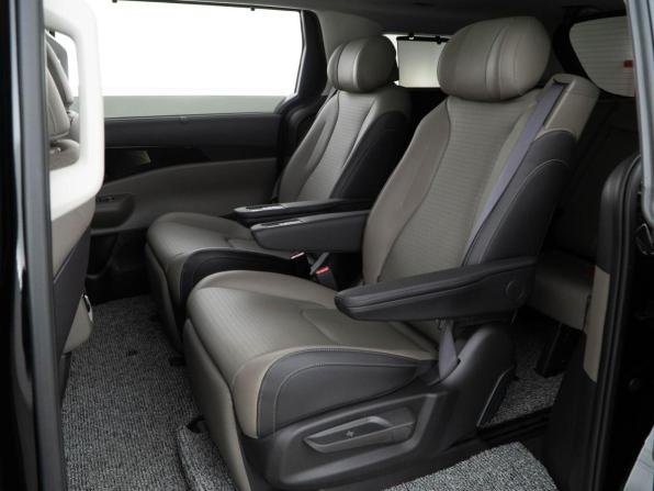 Kia Carnival IV Рестайлинг с пробегом 2025 года, цена 7 195 055 рублей, 8947 км, минивэн, Автокод Объявления