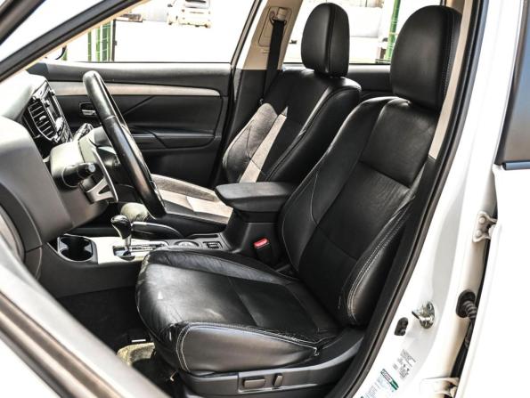 Mitsubishi Outlander III Рестайлинг с пробегом 2014 года, цена 1 569 000 рублей, 129818 км, внедорожник, Автокод Объявления