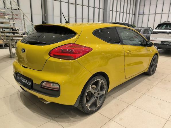 Kia Ceed II Рестайлинг с пробегом 2016 года, цена 1 042 236 рублей, 114000 км, хэтчбек, Автокод Объявления