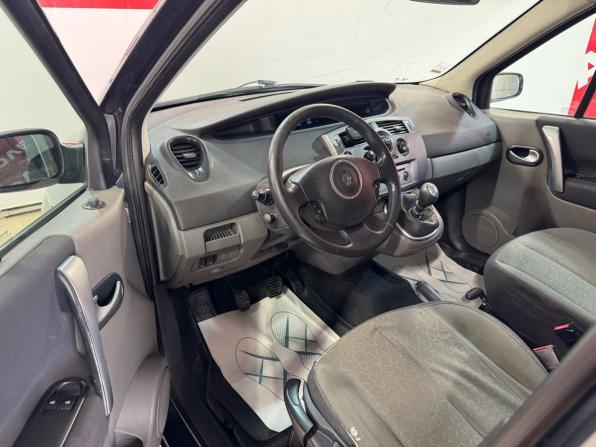 Renault Scenic II Рестайлинг с пробегом 2009 года, цена 499 000 рублей, 279754 км, компактвэн, Автокод Объявления