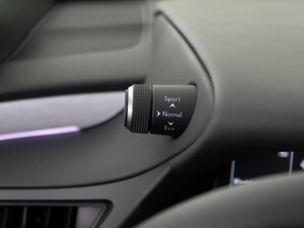 Lexus ES VII Рестайлинг 2 с пробегом 2025 года, цена 5 696 900 рублей, 60 км, седан, Автокод Объявления