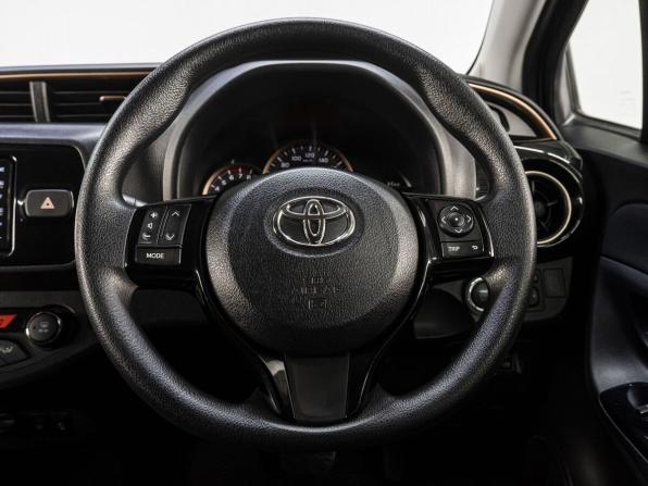 Toyota Vitz III (XP130) Рестайлинг 2 с пробегом 2019 года, цена 1 320 000 рублей, 65651 км, хэтчбек, Автокод Объявления