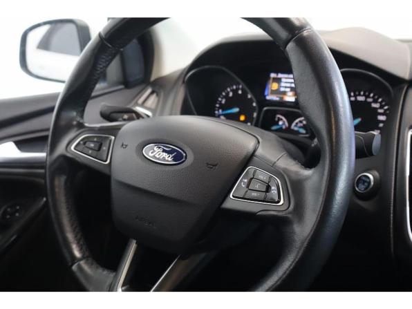 Ford Focus III Рестайлинг с пробегом 2017 года, цена 1 238 000 рублей, 127710 км, седан, Автокод Объявления