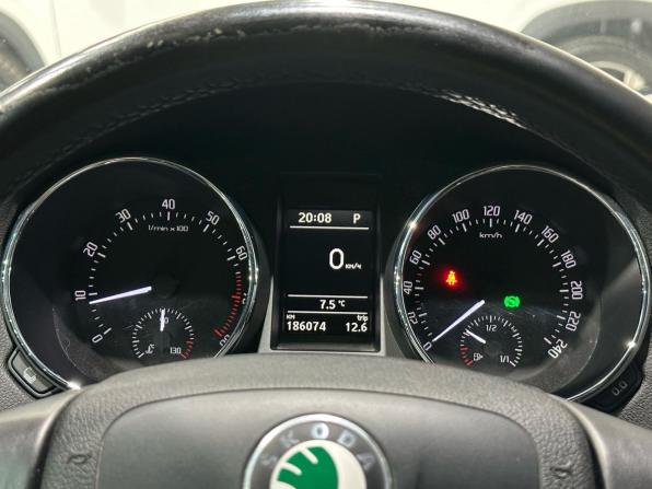 Skoda Yeti I с пробегом 2012 года, цена 914 000 рублей, 186073 км, внедорожник, Автокод Объявления