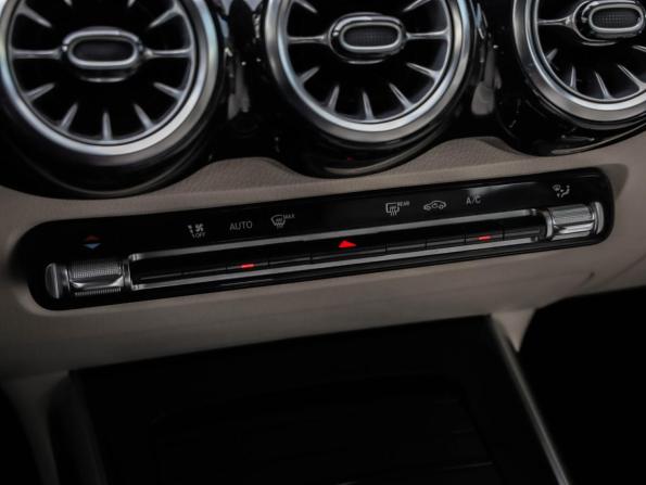 Mercedes-Benz GLB I (X247) с пробегом 2021 года, цена 3 049 000 рублей, 137810 км, внедорожник, Автокод Объявления