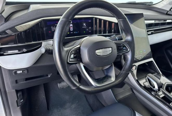 Geely Atlas II с пробегом 2023 года, цена 2 195 000 рублей, 117476 км, внедорожник, Автокод Объявления
