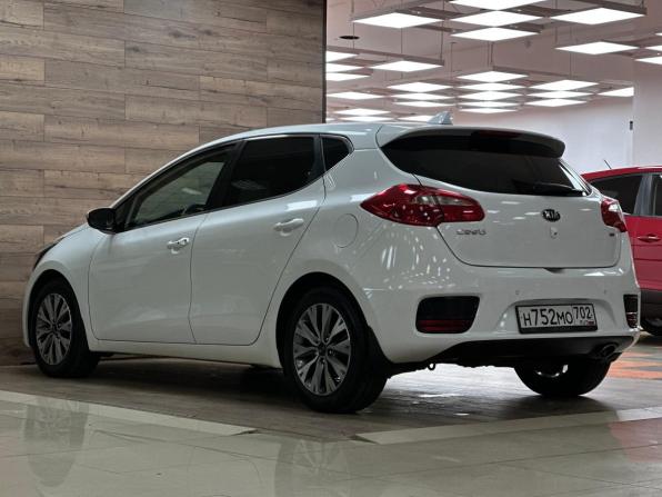 Kia Ceed II Рестайлинг с пробегом 2018 года, цена 1 390 000 рублей, 102020 км, хэтчбек, Автокод Объявления