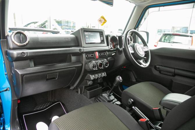 Suzuki Jimny IV с пробегом 2021 года, цена 1 727 000 рублей, 25100 км, внедорожник, Автокод Объявления