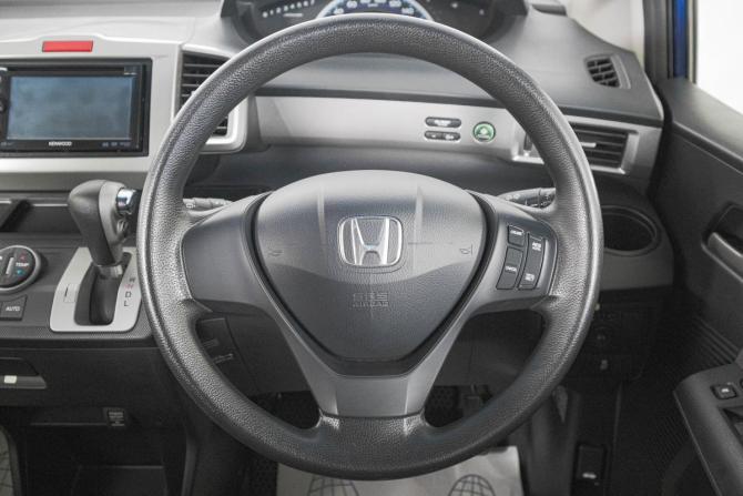 Honda Freed I Рестайлинг с пробегом 2012 года, цена 1 049 000 рублей, 172000 км, компактвэн, Автокод Объявления
