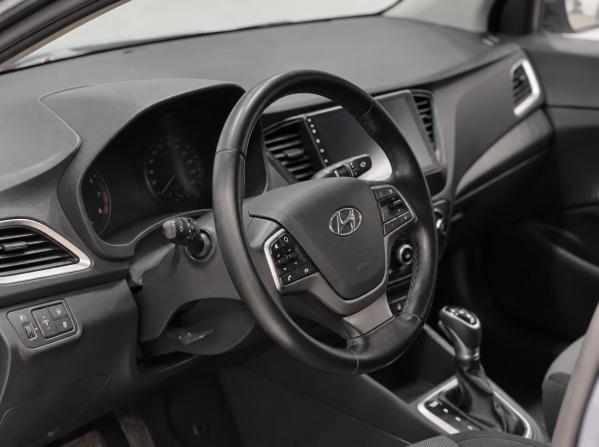 Hyundai Solaris II с пробегом 2017 года, цена 1 299 500 рублей, 140041 км, седан, Автокод Объявления