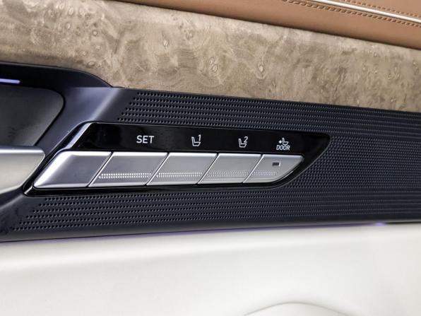 Genesis G90 I Рестайлинг с пробегом 2022 года, цена 5 990 000 рублей, 55762 км, седан, Автокод Объявления